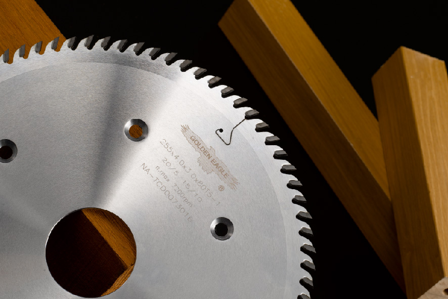 hogging saw, saw hogger, heavy wood cutting